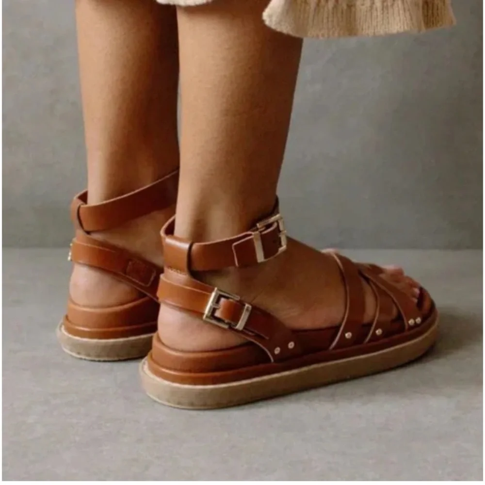 New: Alohas Buckle Up Leather Sandal in Tan. Size 41 - Picture 3 of 16